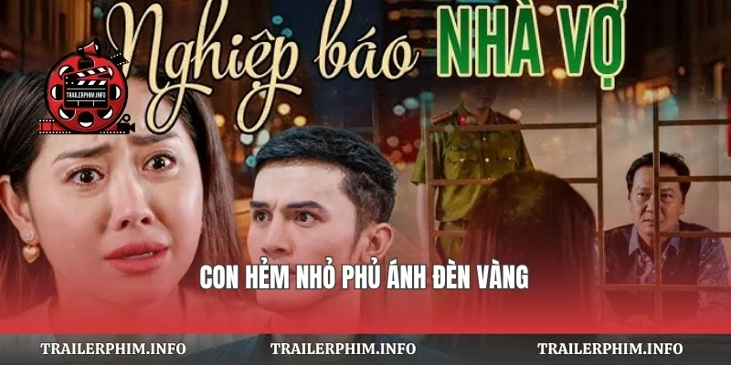 Con hẻm nhỏ phủ ánh đèn vàng